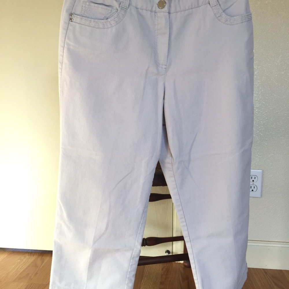 ZAC & RACHEL - Beige Cotton Stretch Capris, Zip front, Pockets - Sz 10